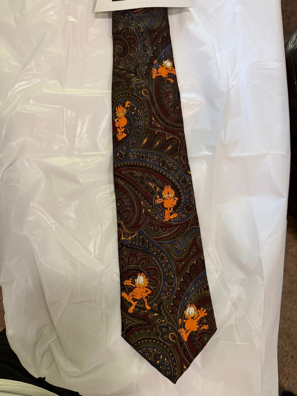 Garfield Men’s Necktie Paisley Character Print PAWS Addiction